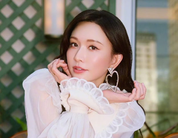 林志玲突然引发了网友热议，这次和她的婚姻状况没有关系
而是台媒报道，林志玲将于6