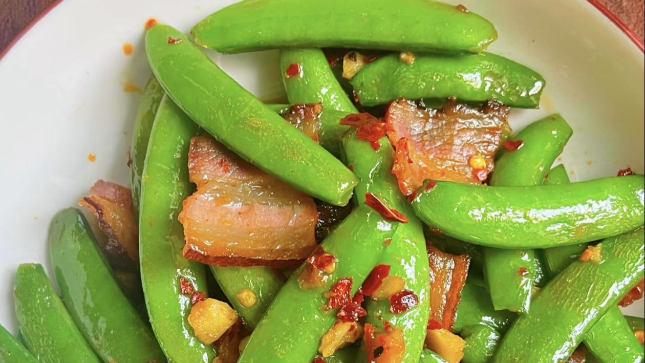 春日里的一口鲜：甜豆炒腊肉