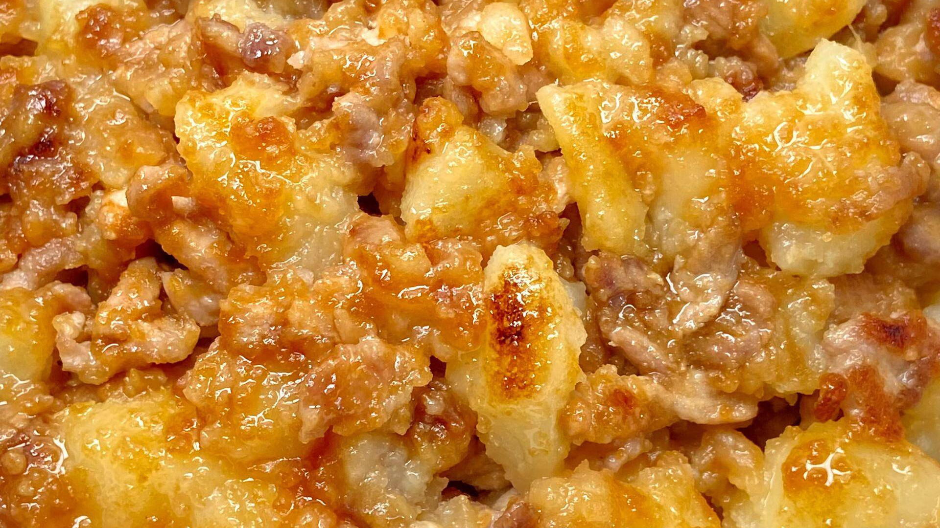 云端上的肉酱瀑布：肉末土豆泥的温柔慰藉