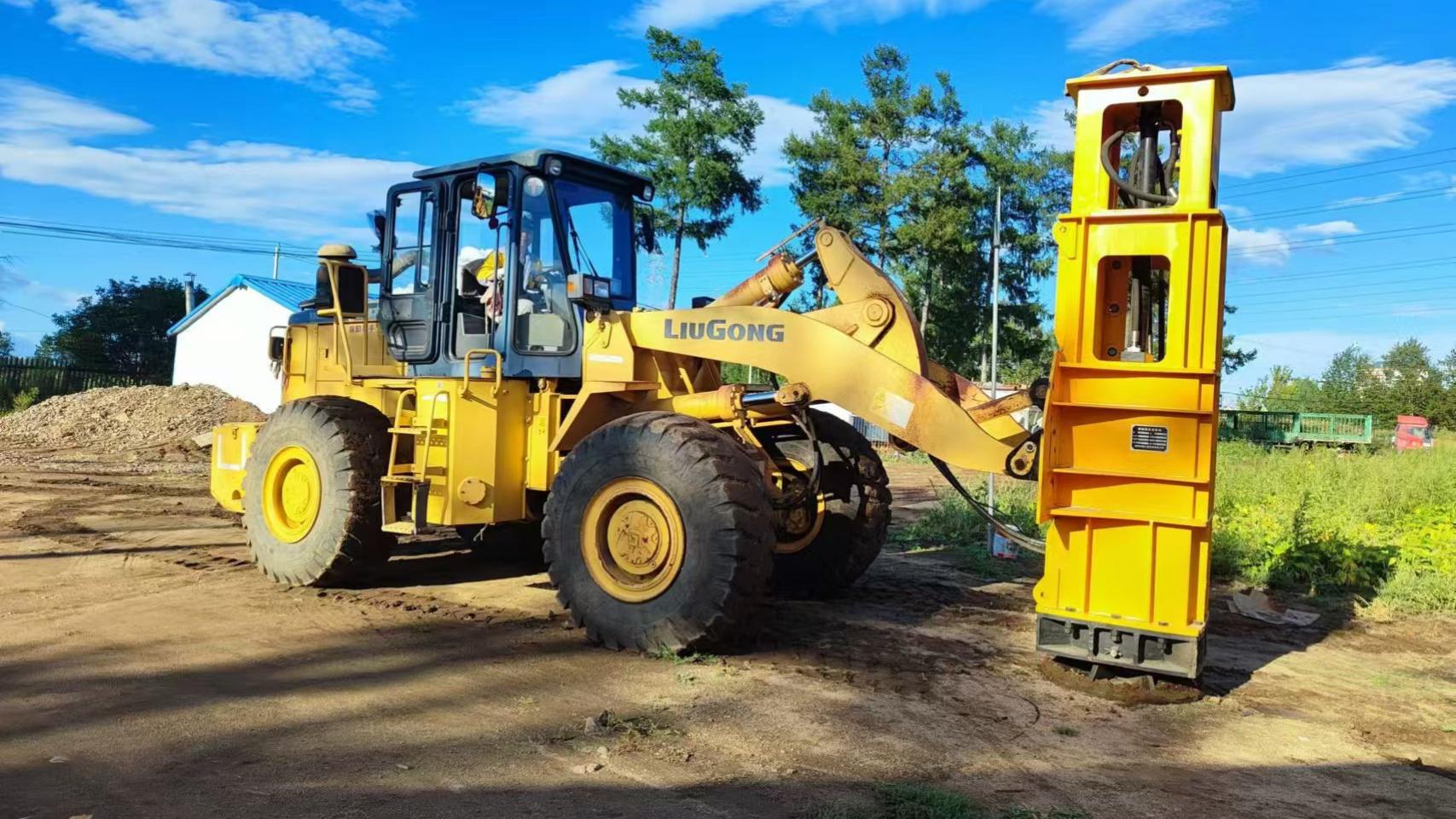 装载机打夯机：桥台背压实死角，一机精准攻克