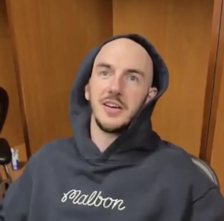 NBA常规赛雷霆以113-108击败魔术

赛后雷霆球员卡鲁索接受了记者采访，谈