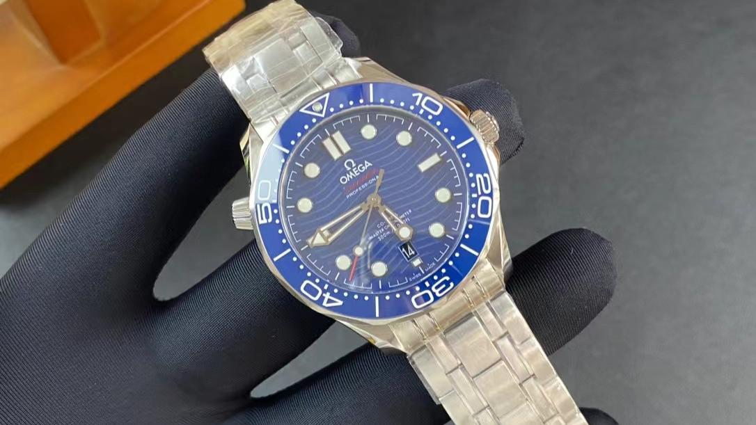 复刻表男士手表：假货比真货多的市场里，广州站西为何成表友圣地