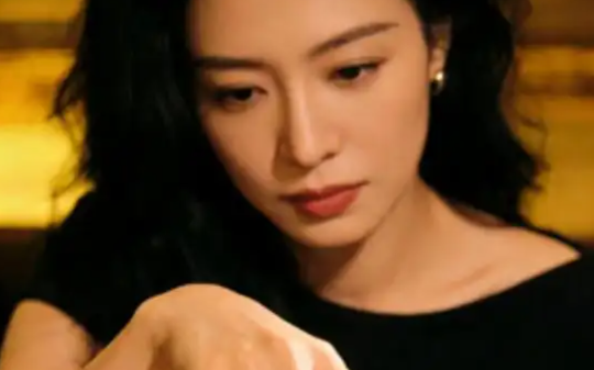 公司突然开除我，我收拾东西时，一个不起眼的保洁阿姨问我：集团副总的职位你还想不想要