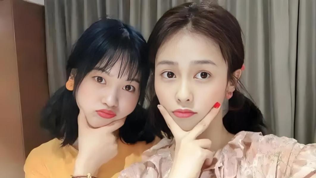 白鹿素颜下厨为助理做饭，两人相识多年互称"家人"