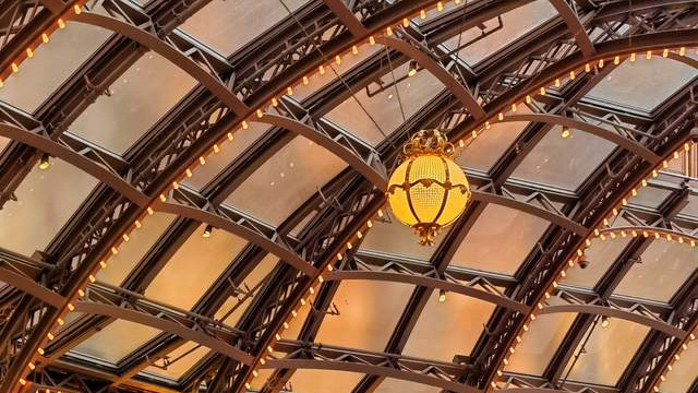 中年职场，倒空杯子再学习，这不是一种姿态是生存的策略