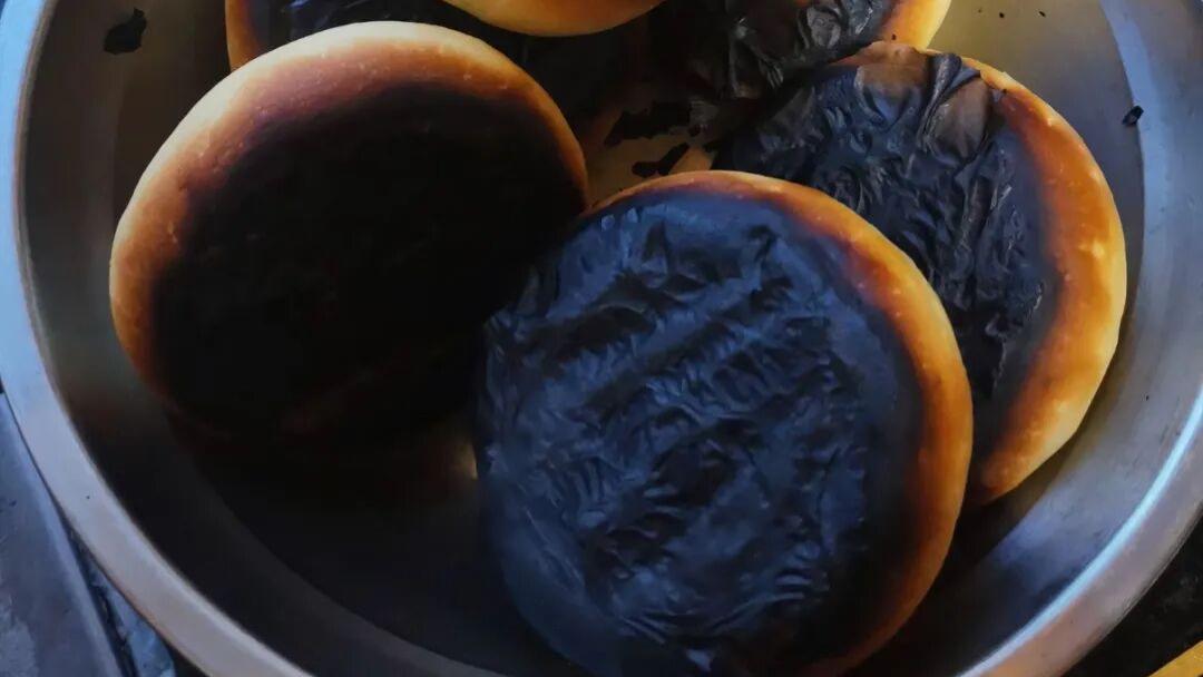 大学生做饭堪比炼丹，爸妈看完默默点上了外卖