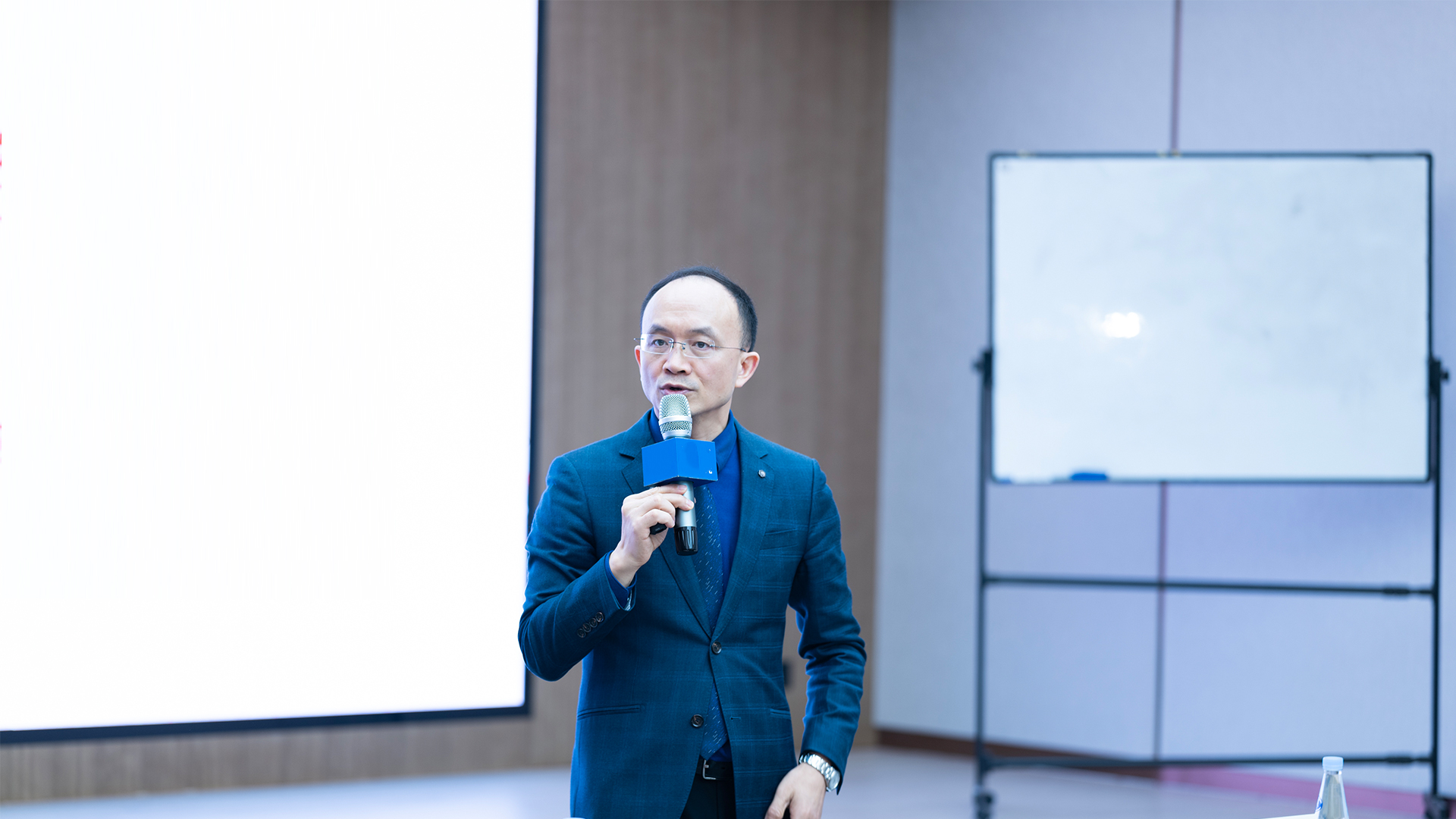 搞定难缠客户要懂，李力刚讲师说透谈判底层逻辑