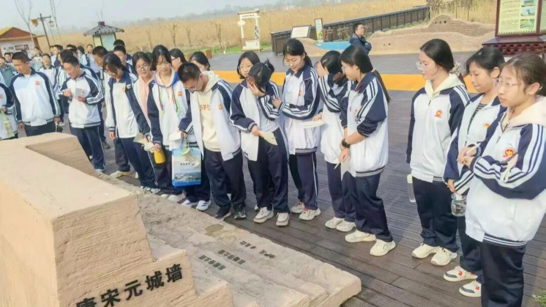 冀州中学高一年级开展古城远足地理研学活动