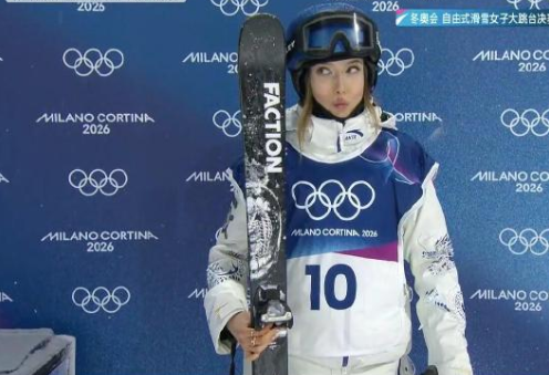 从出发到落地，谷爱凌每一个环节都处理得特别好，作为自由式滑雪纪录创造者，这次大跳
