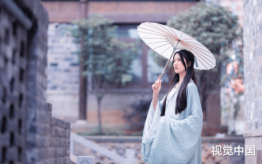 未婚夫陪青梅治病四年，回京含笑娶我却懵了。我只一句：裴公子，该叫嫂嫂了