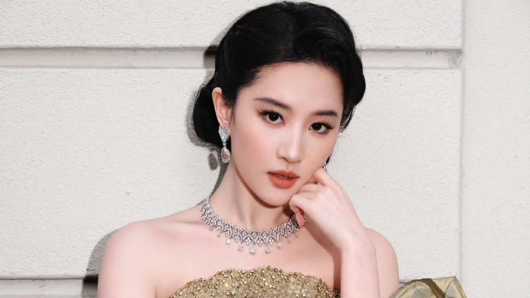 宝格丽女王加冕：刘亦菲米兰两套高定封神记