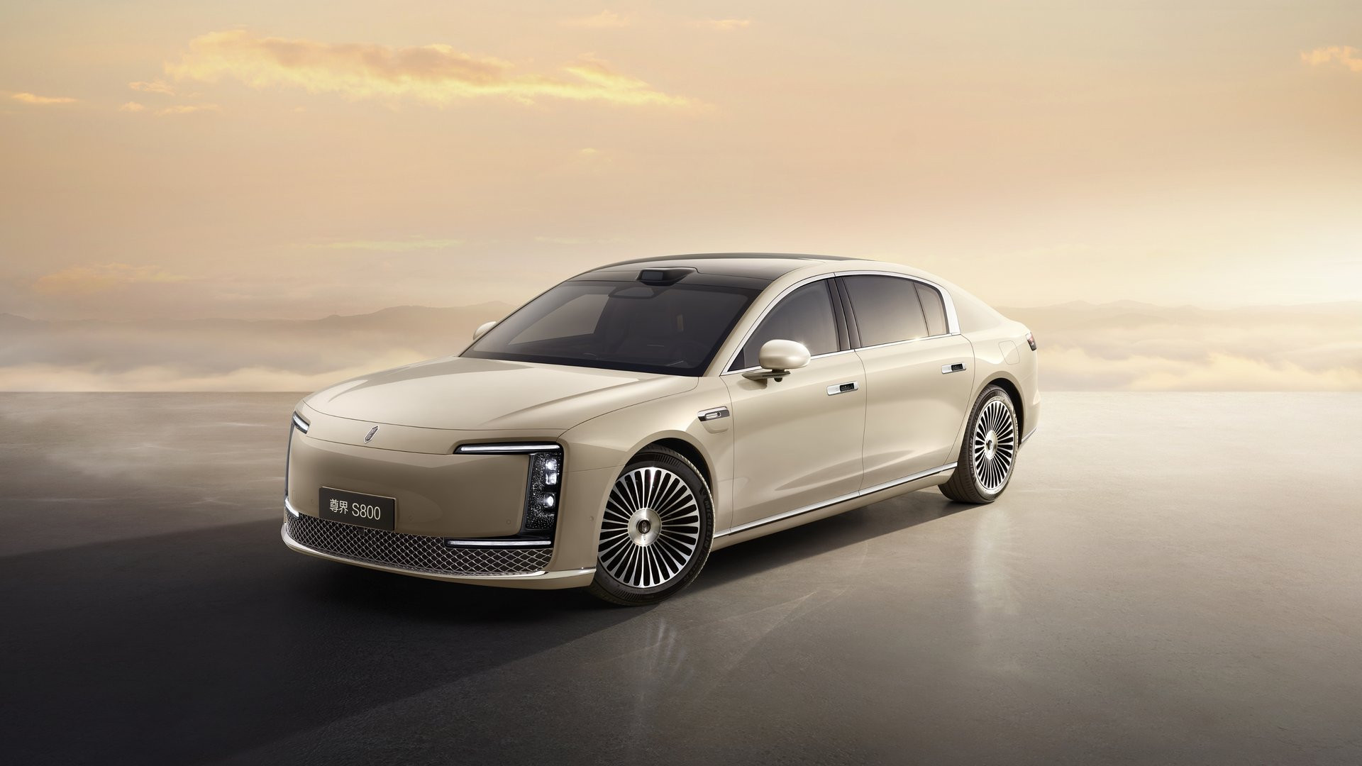 华为余承东预热尊界“高定”新车：售价约200万元，将于6月底公布