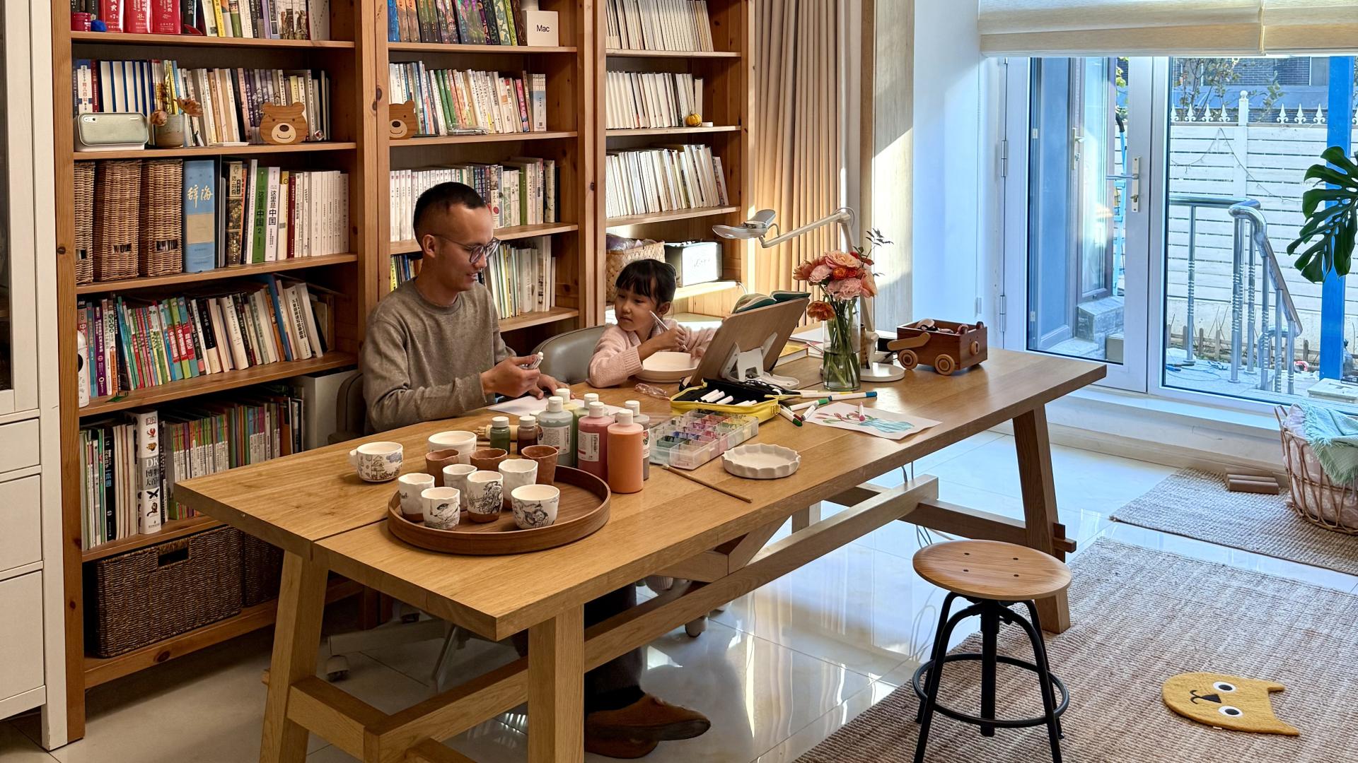 书房装了明基吸顶灯，看平板用哪档灯合适？