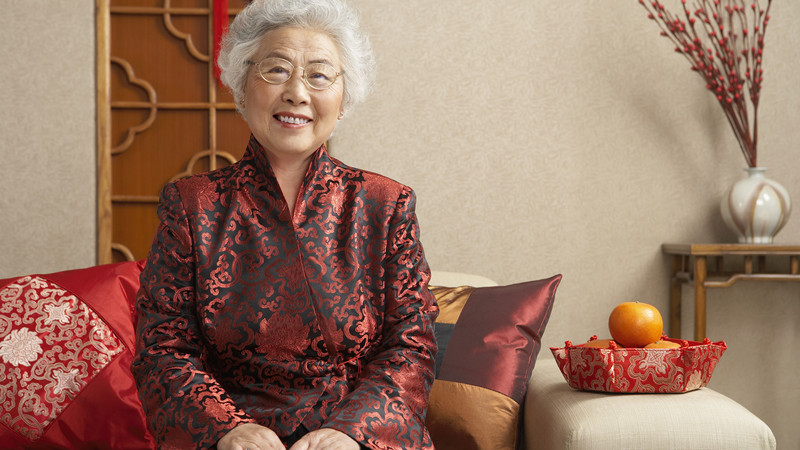 我62岁，过年女儿家礼品堆满房间，我刚想拿两件，女婿不同意