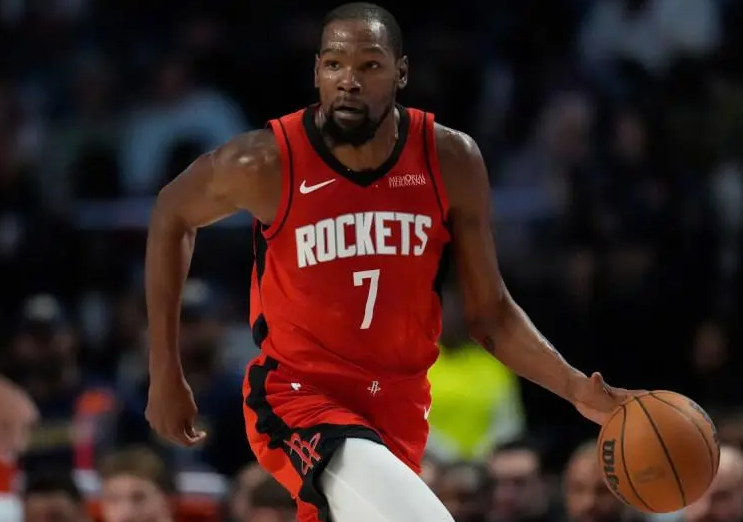 据美记Evan Sidery报道，当凯文-杜兰特在场时，火箭拥有联盟前十的进攻火