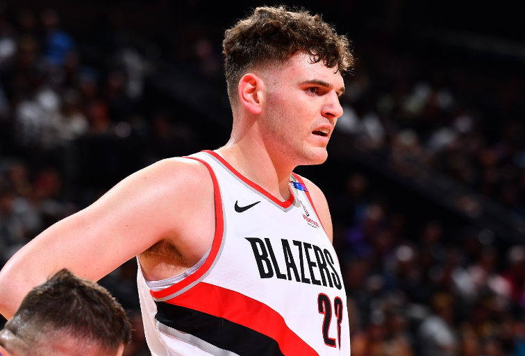 克林根的天赋是不行的。就是他天生的移动缓慢，协调性很差。
虽然他跑起来很努力，但