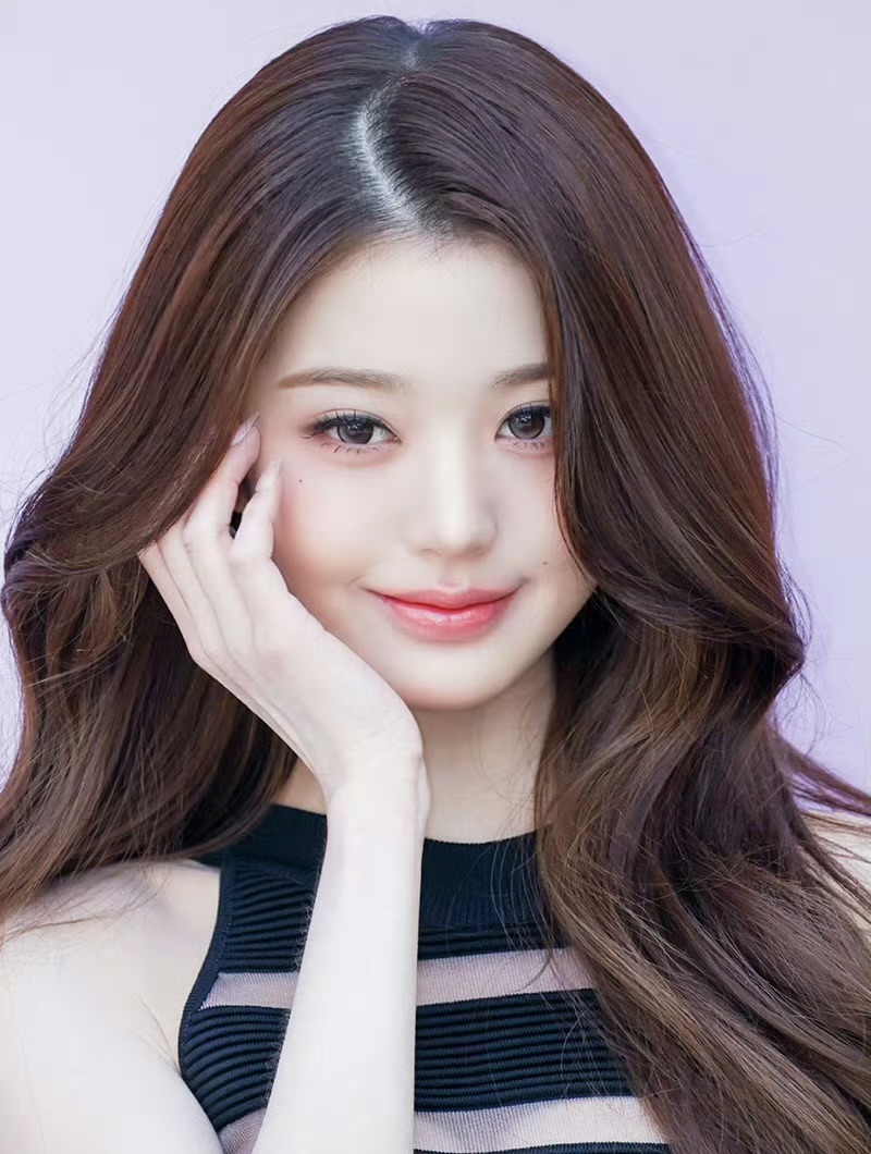 上帝划下的美貌分界线：张元英的发缝美学