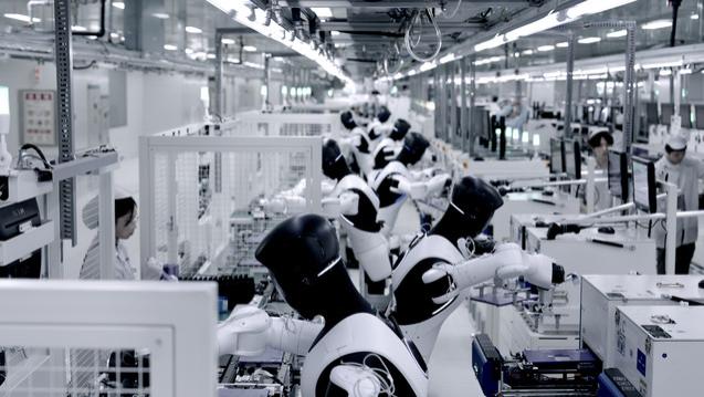 全球首个3C产线质检工段全覆盖机器人作业直播，智元加速“部署态”规模化落地