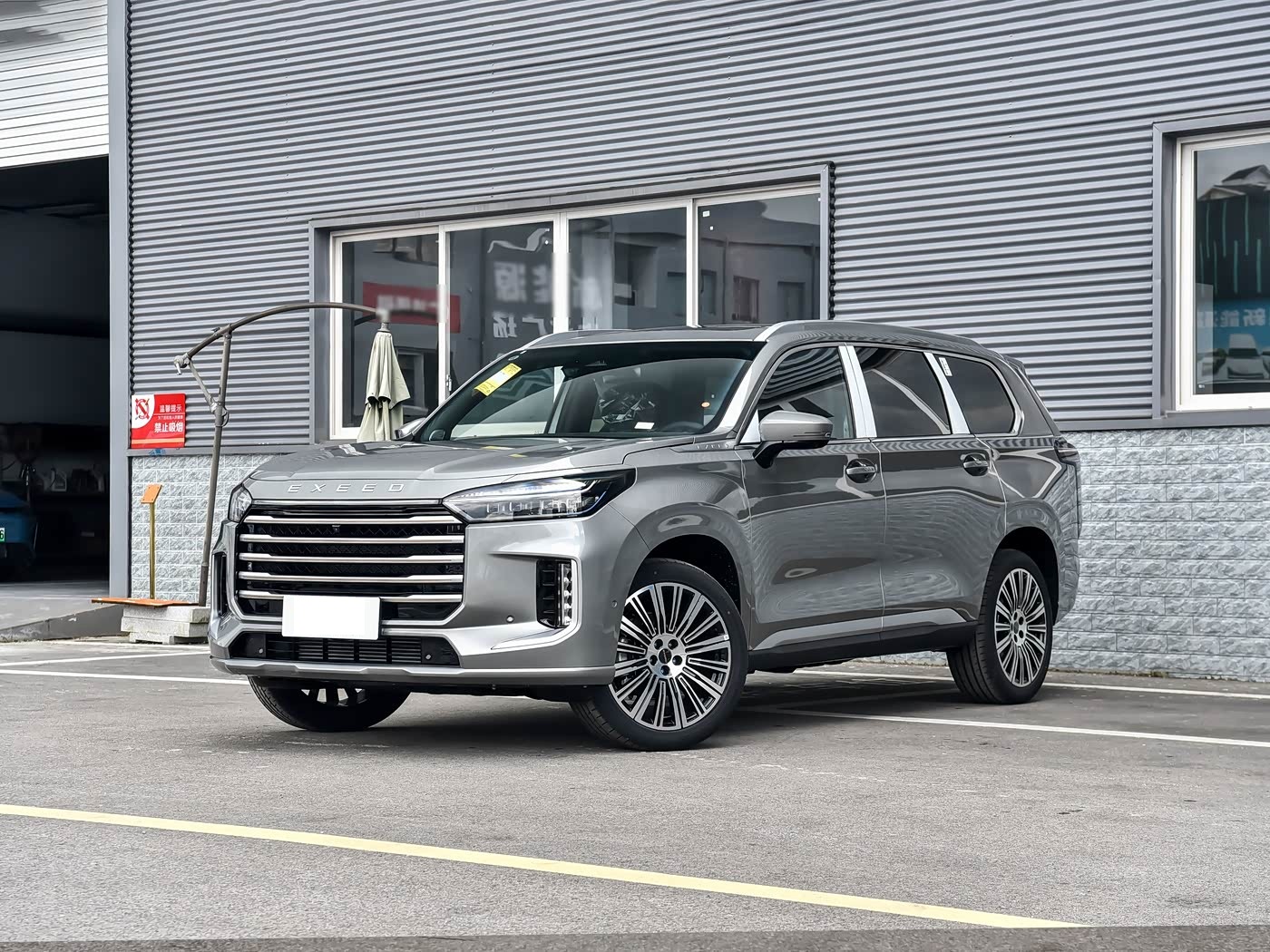 奇瑞全新中大型SUV上市！豪华外观，配大七座布局，搭载2.0