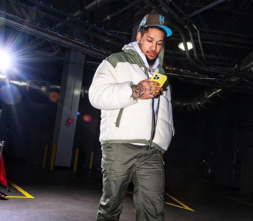 范弗里特受伤缺阵，导致了赛季报销。火箭队现有的几位控球后卫其实各有短板。比如说谢