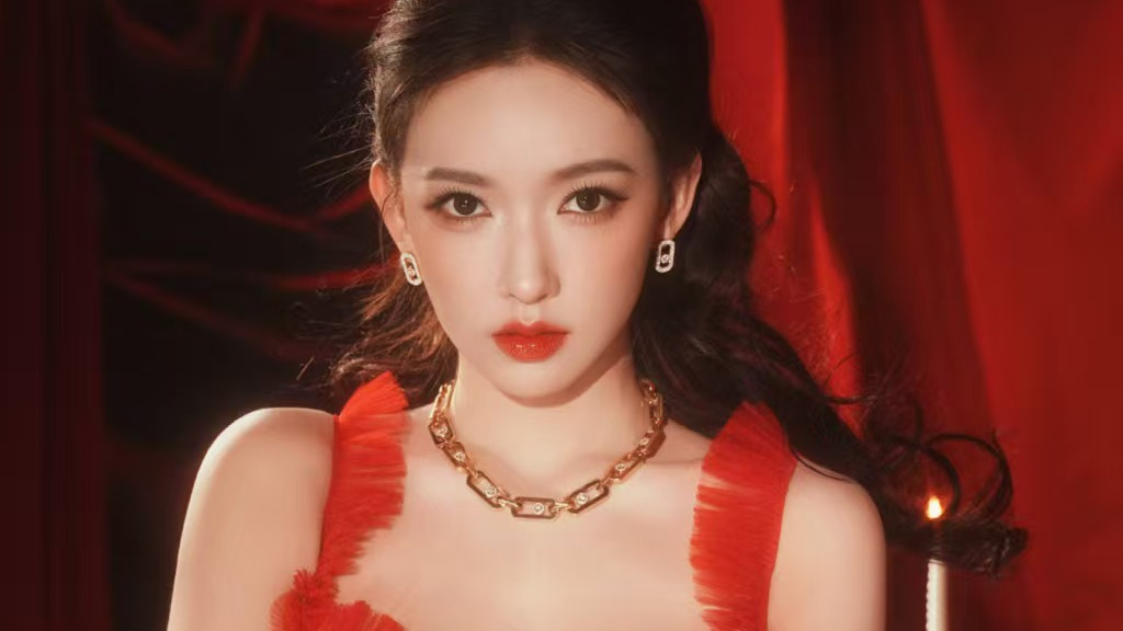 内娱颜值天花板！程潇这状态太绝了！（13套图）