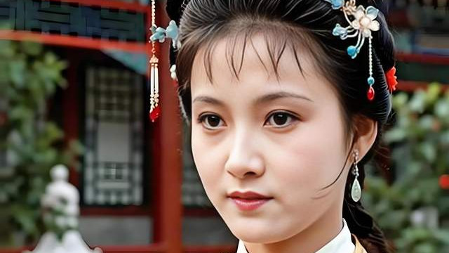 她本是贾府最该被尊重的长姐，却被薛宝钗一步步“踩”进尘埃