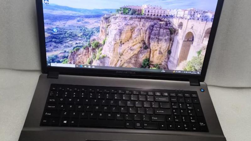 你喜欢大屏的笔记本吗？二手鱼有人700元卖17寸i5巨屏笔记本