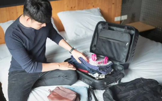 婆婆擅自接来大伯哥俩儿子，次日我出差2月，婆婆问，我：单位急事