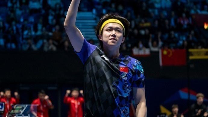 王楚钦师娘：大头走路拽拽的看上去有点飘 其实他兢兢业业专注打球