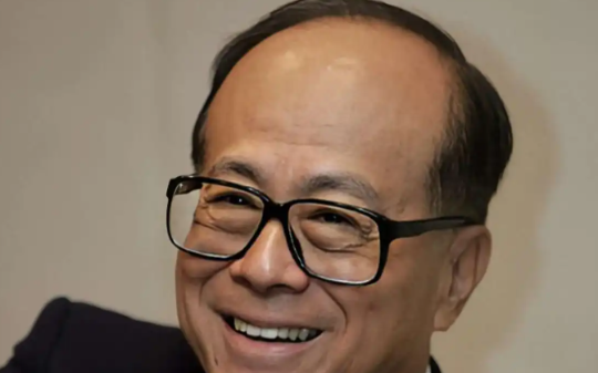 美国不买李嘉诚的巴拿马运河港口了！228亿交易告吹，港口烂在手里，李嘉诚作茧自缚，活该…