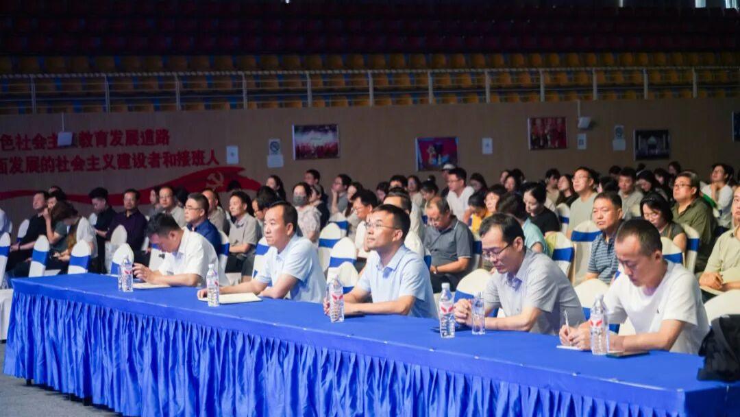 宝鸡职院举行2026年暑期教师培训会