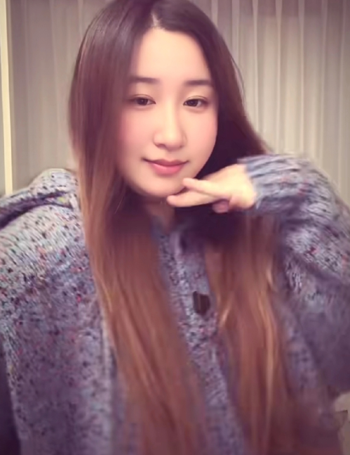 锤娜丽莎结婚后变化居然这么大
突然觉得 镜头前的她看起来好像是又瘦了
虽然她这次