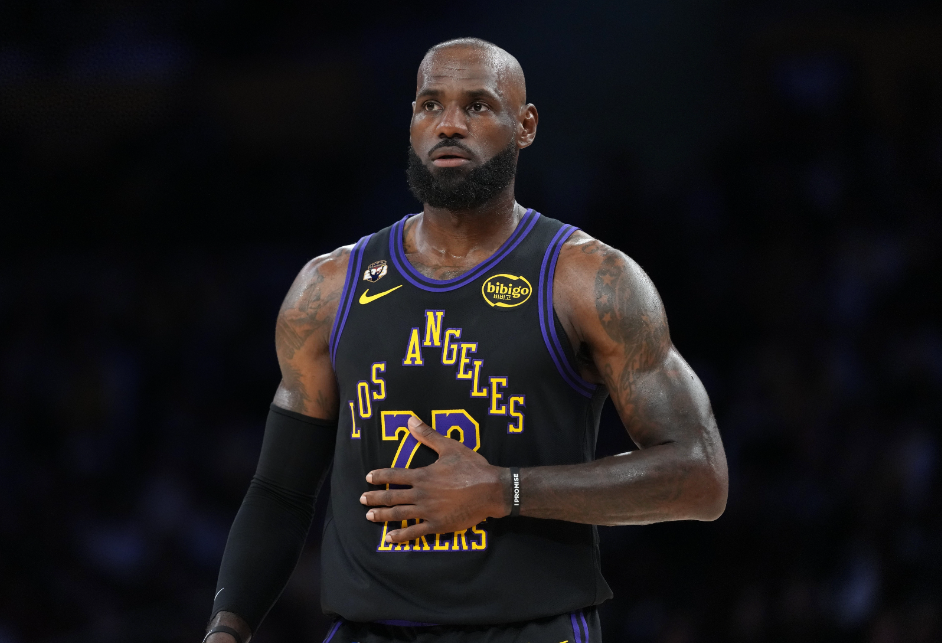 有没有发现，最近老詹的持球戏份回升了

两三场以来，老詹有很多持球展开进攻的戏份