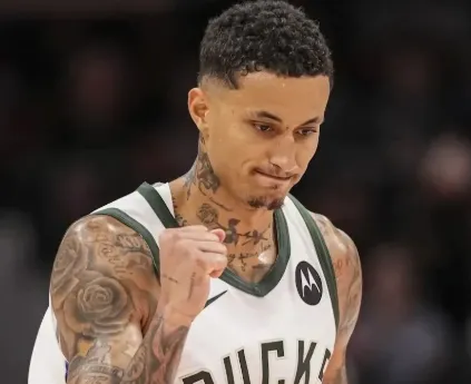  NBA常规赛，雄鹿客场对阵太阳的比赛已经结束，最终雄鹿以108-105击败太阳