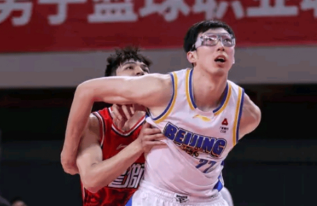 周琦9分8篮板，北京男篮再胜广州。CBA常规赛，北京男篮客场挑战广州，这场比赛也