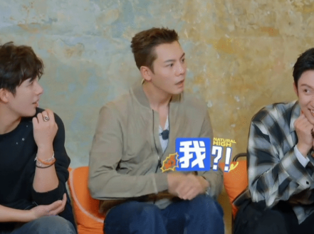 都在嗑兄妹打闹的糖？但真相是，这根本是黄景瑜一手主导的“安全牌”人设巩固。他敢对