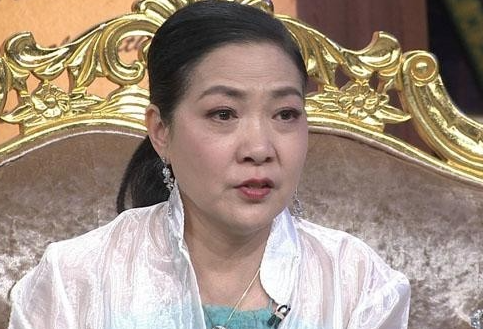 沈丹萍说我每次一出差回来，家里的现金就少三五千
她怀疑是保姆偷的，于是就把家里的