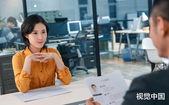 八年留学博士上了求职节目后，成了学历造假的草包海归，我直接掀翻整个节目组