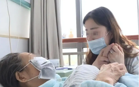 照顾瘫痪姑姑12年，临终她给我200存折亲儿子2套房，取款时我才明白