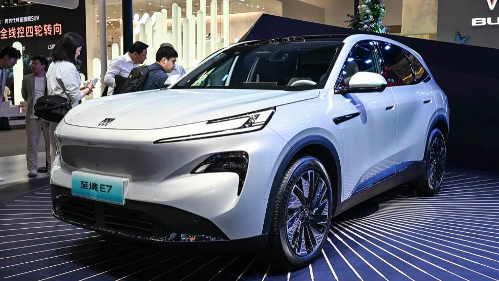 买合资插混怕被“割韭菜”？至境E7续航1630km能冲吗？