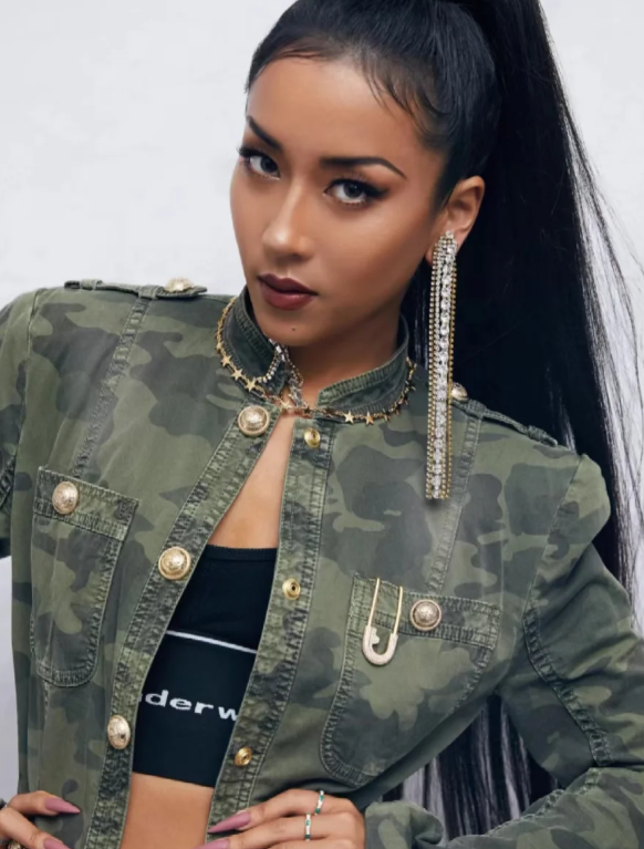 吉克隽逸上城士现场
美式辣妹已上线，野性魅惑！