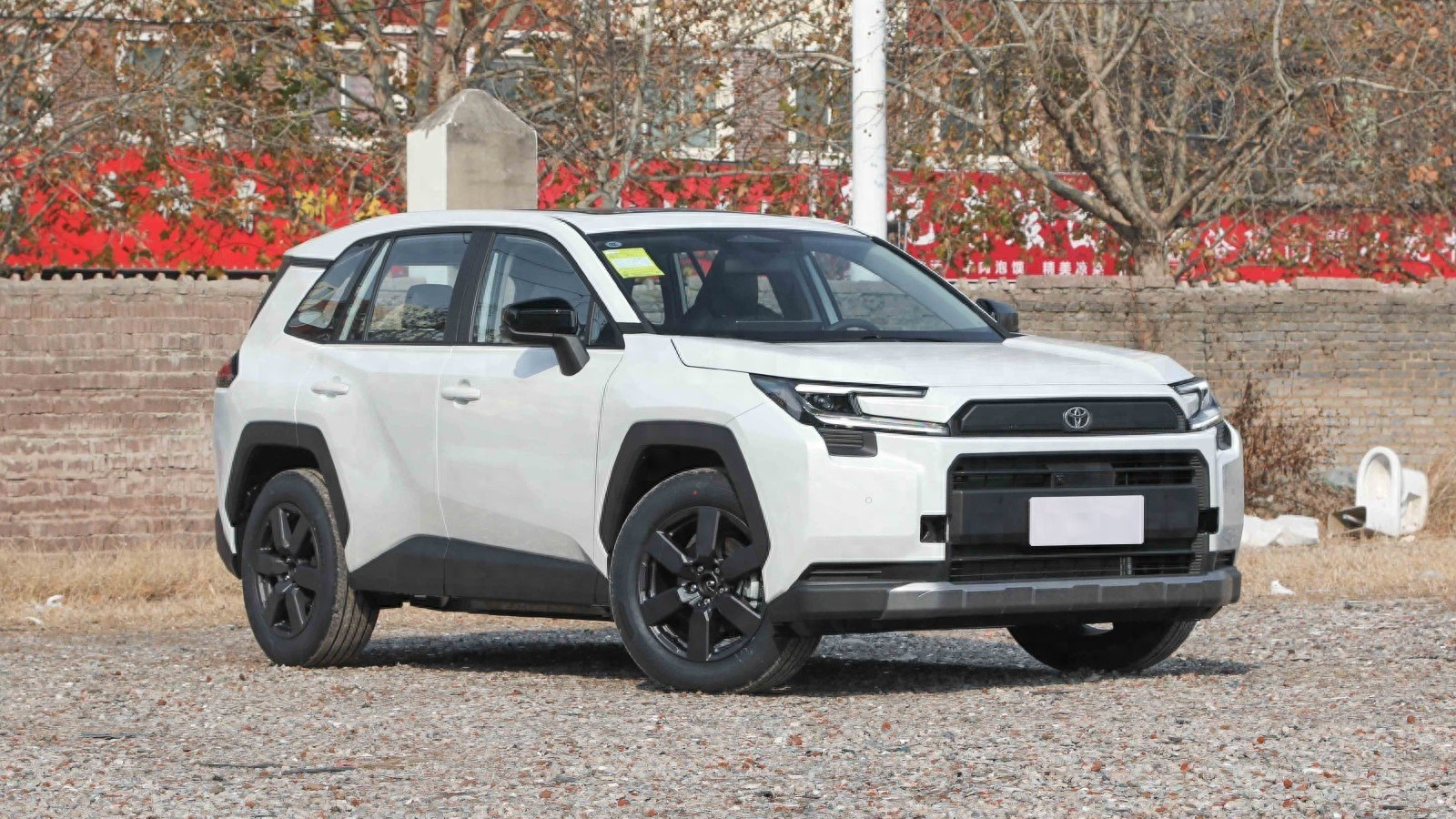 丰田开窍了，RAV4荣放降至10.63万起，一个月卖出16738台