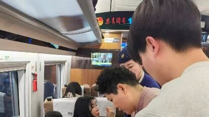 天津市第一中心医院住院医师列车上救助乘客