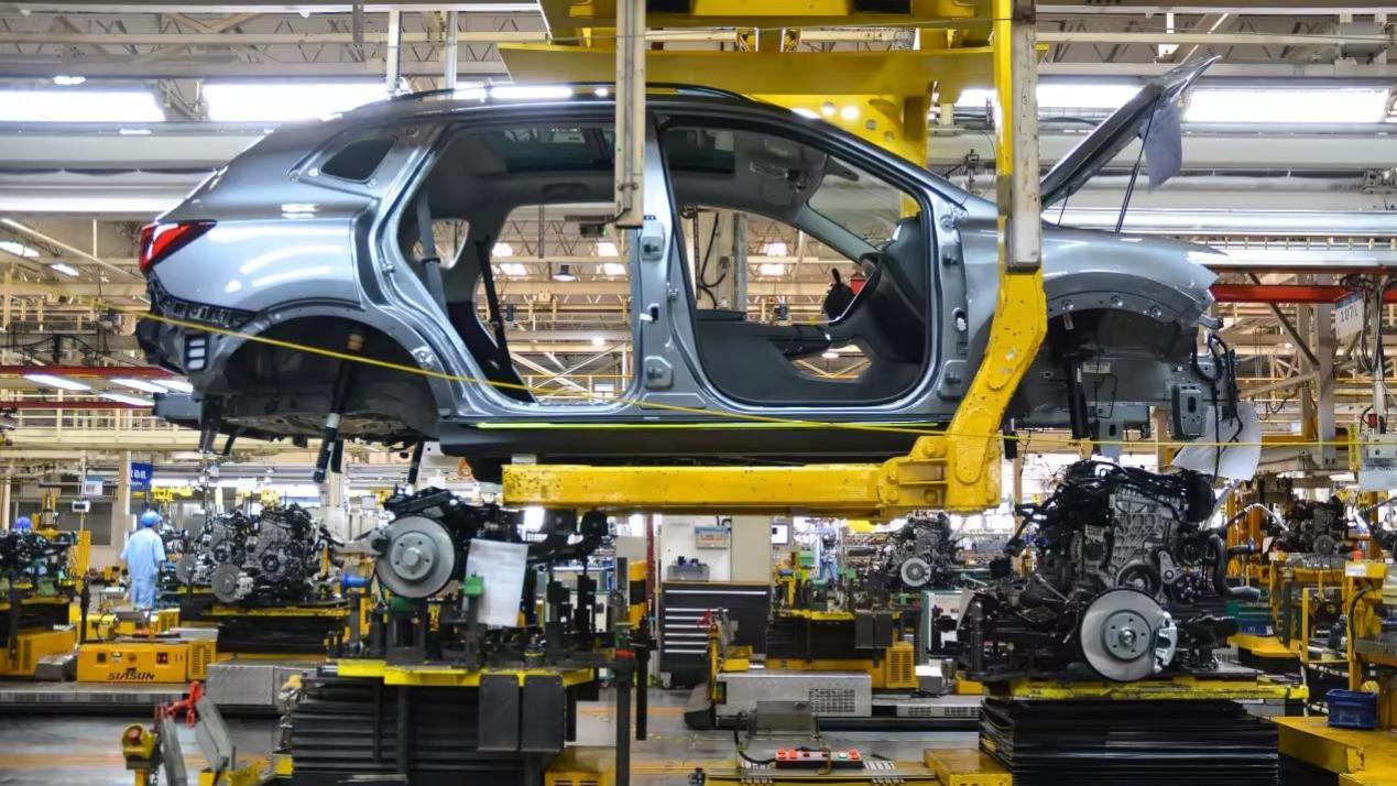 北京车展中国汽车站上C位，老外挤爆新能源展台，这次真的翻身了