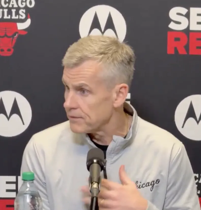 据ESPN记者Shams报道，芝加哥公牛队已裁掉后卫杰登-艾维。

公牛主帅比利