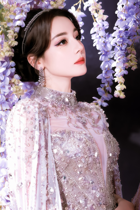 别人用浪漫形容你，我用你形容浪漫