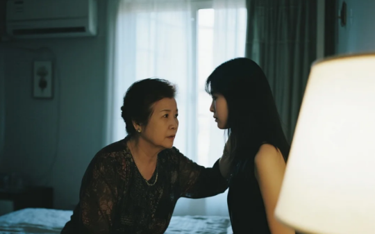 妈妈再婚把财产全留给我，却让我瞒着丈夫，半年后我惊呼妈妈英明