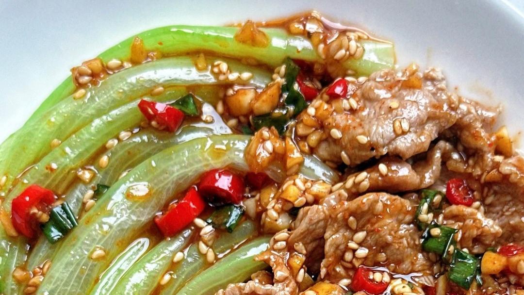 生菜拌牛肉：清爽解腻的夏日鲜香家常菜