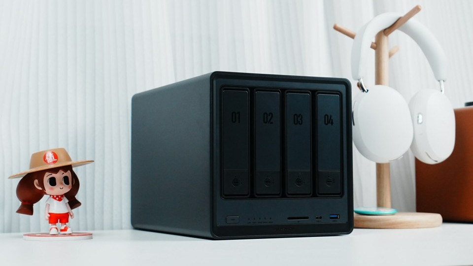 绿联私有云DXP4800 Pro助阵春节合家欢：相册影院游戏全能指南