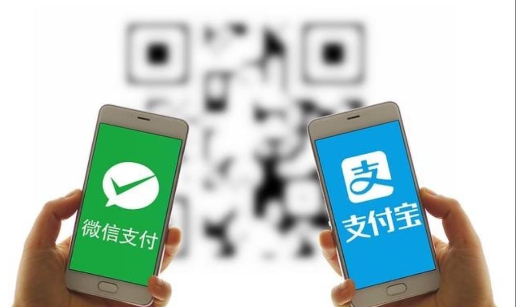 一位美国华人表示，中国的手机支付是最傻的事情，每次都需要掏出手机扫码，输入密码才